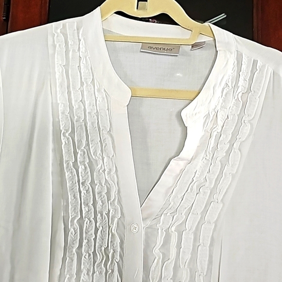AVENUE TUNIC White Top w/Trimmings plus size 18/20 - Picture 5 of 10